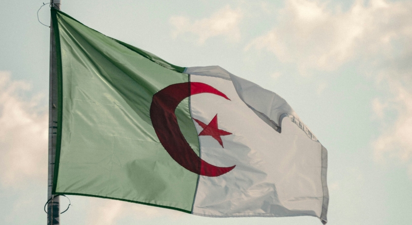 Imagem de Argélia aprova lei que criminaliza colonização