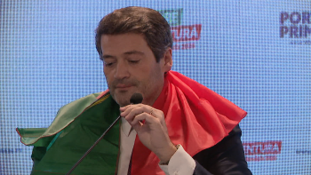 Imagem de Ventura incitou Marcelo a usar mais a bandeira de Portugal e menos a LGBT (vídeo)