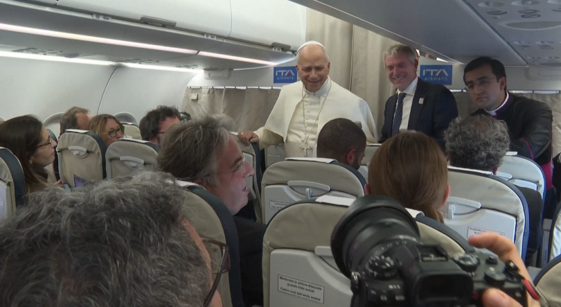 Imagem de Papa pede que Trump não use a força para depor governo de Maduro (vídeo)