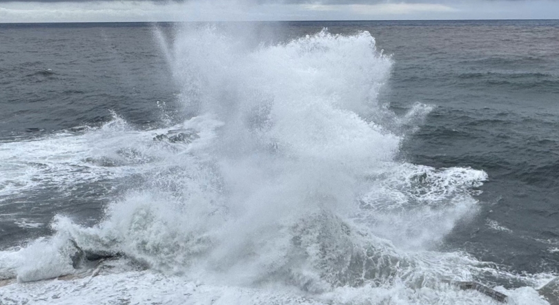 Imagem de Aviso de vento forte e agitação marítima até às 06h00 de sexta-feira