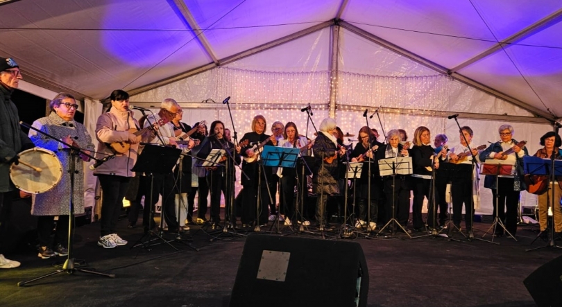 Imagem de Noite de cantar as Janeiras no Estreito de Câmara de Lobos (vídeo)