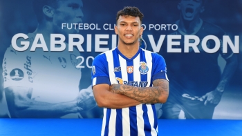 Imagem de Gabriel Veron é reforço do Nacional por empréstimo do FC Porto