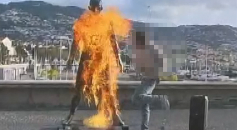 Imagem de Homem que ateou fogo à estátua de CR7 indiciado pelo crime de danos (vídeo)