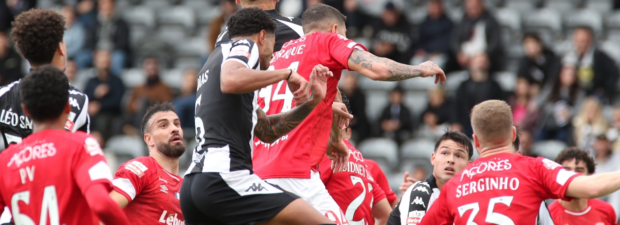 Imagem de CD Nacional e Santa Clara empatam em duelo de insulares