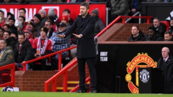 Imagem de United vence rival City em estreia de sonho do treinador Michael Carrick