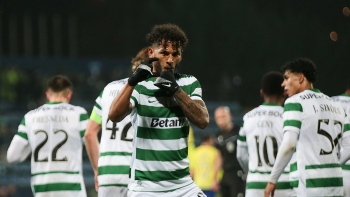 Imagem de Suárez salva o Sporting no último lance