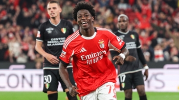Imagem de Benfica goleia Estrela com uma estreia de sonho do jovem Anísio Cabral
