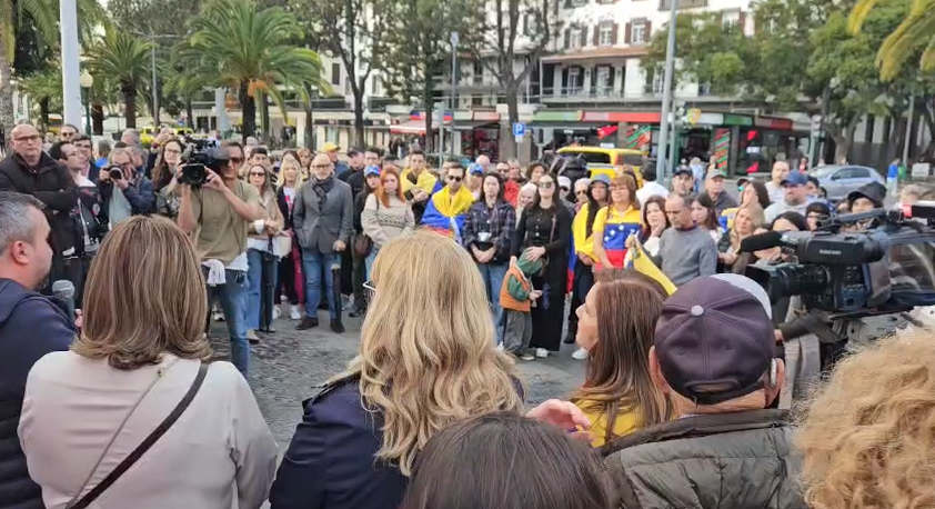 Imagem de Lusovenezuelanos em manifestação pacífica na Madeira (vídeo)