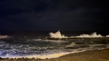 Imagem de Capitania do Funchal prolongou avisos de agitação e vento fortes