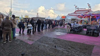 Imagem de Chuva e vento não travam o negócio (vídeo)