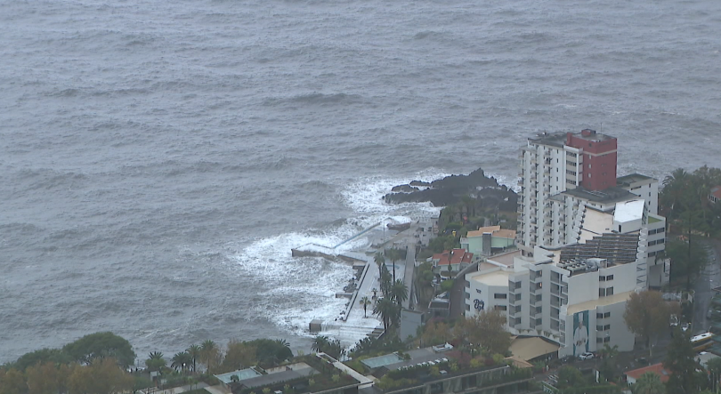 Imagem de Capitania do Funchal cancelou aviso de mau tempo para mar da Madeira