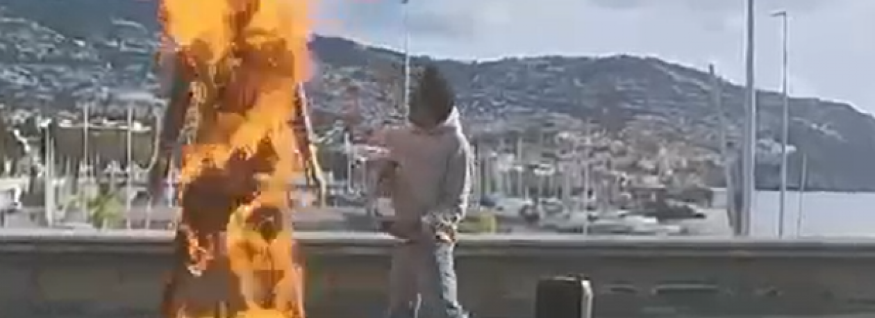 Imagem de Homem que incendiou estátua de Ronaldo conduzido ao hospital (vídeo)