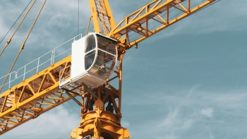 Imagem de Operador de grua ficou inconsciente a cerca de 30 metros de altura