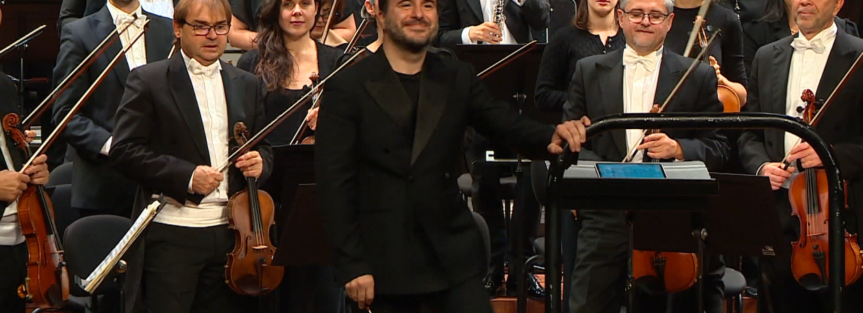 Imagem de Centenas assistiram ao espetáculo de Ano Novo no Teatro Baltazar Dias (vídeo)