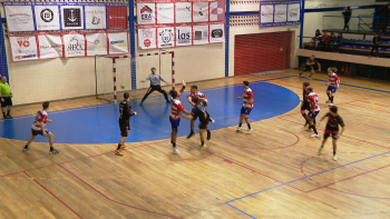 Imagem de Académico do Funchal perdeu com o Sporting da Horta por 29-28 (vídeo)