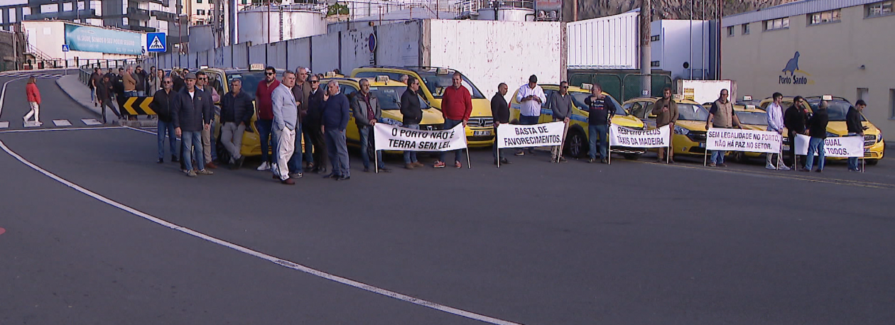 Imagem de Taxista em protesto contra o que dizem ser concorrência desleal (vídeo)