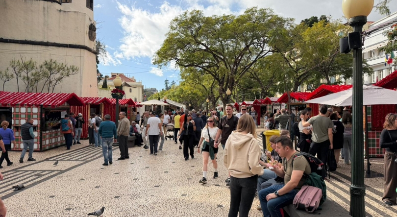 Imagem de Mercadinho de Natal prolonga-se até 11 de janeiro