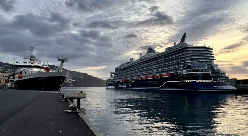 Imagem de Mein Schiff Relax e Marella Voyager no Porto do Funchal