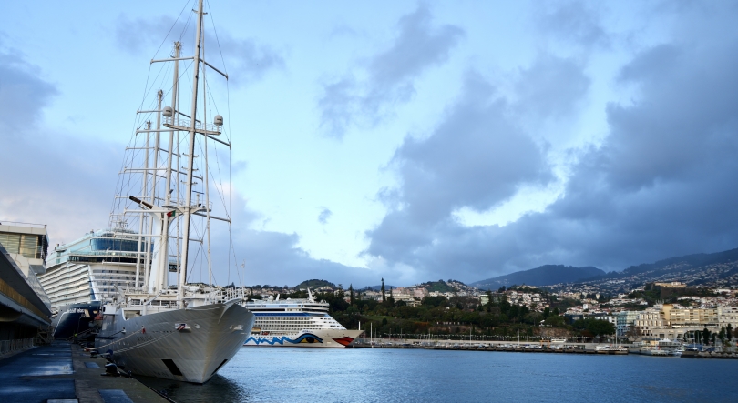 Imagem de Porto do Funchal recebe quatro navios