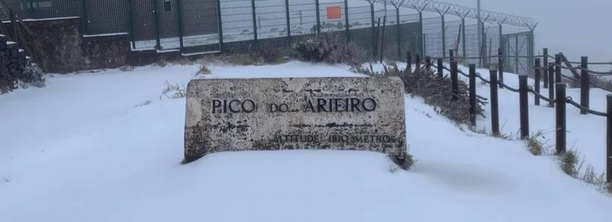 Imagem de Caiu neve no Pico do Areeiro (áudio)