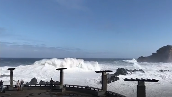 Imagem de Ondas gigantes no Porto Moniz (vídeo)