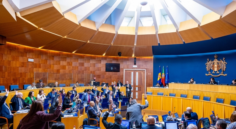 Imagem de Parlamento regional aprova proposta para anular mudanças no subsídio de mobilidade