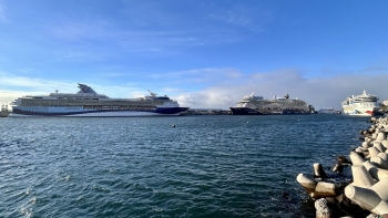 Imagem de Três navios de cruzeiro no porto do Funchal