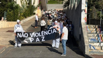 Imagem de 300 alunos do Campanário dizem não à violência e sim à paz (vídeo)