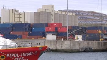 Imagem de Prolongada a isenção das taxas pela ocupação dos contentores no terrapleno do Caniçal (vídeo)