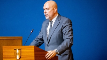 Imagem de PS apresenta voto de protesto pelas taxas cobradas aos emigrantes nos percursos (áudio)