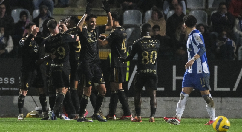 Imagem de Casa Pia impõe primeira derrota do campeonato ao FC Porto