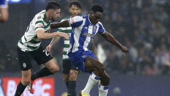 Imagem de Samu sofre entorse no joelho direito frente ao Sporting e tem época em risco