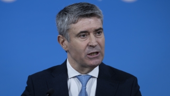 Imagem de José Luís Carneiro formaliza recandidatura à liderança do PS