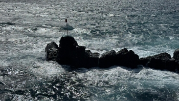 Imagem de Capitania do Funchal prolonga avisos de agitação marítima forte