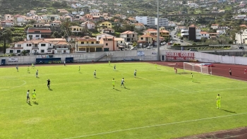 Imagem de Machico vence em casa e respira na luta pela manutenção