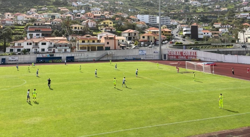Imagem de Machico vence em casa e respira na luta pela manutenção