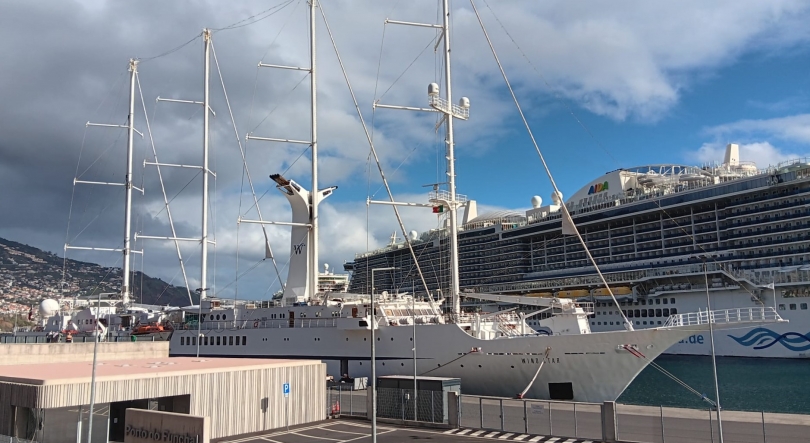 Imagem de Wind Star ainda não conseguiu atracar na Madeira