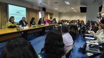 Imagem de 220 docentes em congresso internacional de educação (áudio)