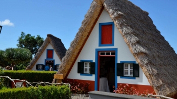 Imagem de Novo parque de estacionamento e apoio às casas de colmo (áudio)