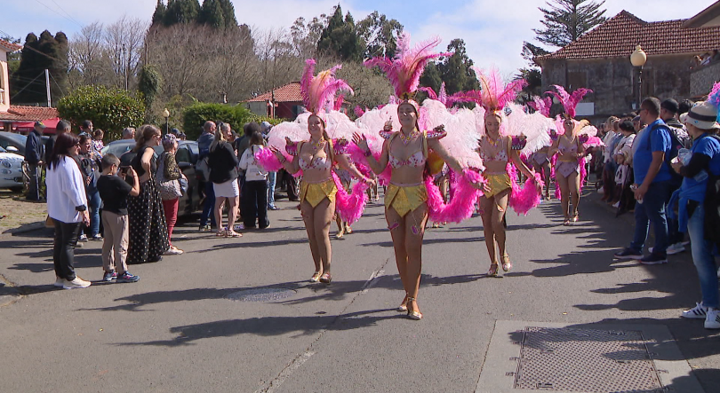 Imagem de Carnaval com várias trupes no Santo da Serra (vídeo)
