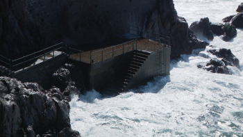 Imagem de Corpo encontrado a boiar junto ao cais da Ponta do Sol (vídeo)