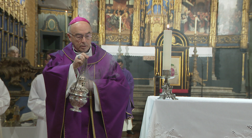 Imagem de Bispo celebrou a missa da quarta-feira de cinzas (vídeo)