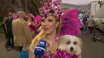 Imagem de Cerca de 1700 foliões desfilam na Avenida do Mar (vídeo)