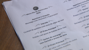 Imagem de Cortejo de Carnaval coincide com o Dia de S. Valentim (vídeo)