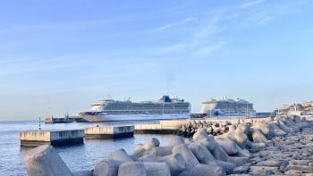Imagem de Perto de 12 mil pessoas a passar no Porto do Funchal