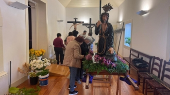 Imagem de Procissão das Cinzas com nove figuras franciscanas (áudio)