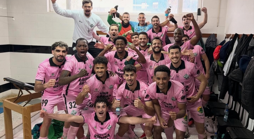 Imagem de Ribeira Brava estreia-se a vencer em 2026