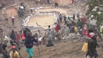 Imagem de Sobe para 400 o número de mortos em desabamento de mina no leste da RDCongo