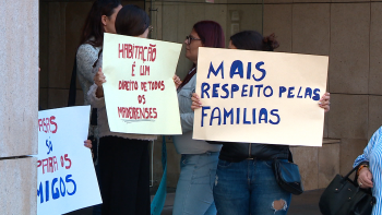 Imagem de Cidadãos criticam critérios de atribuição de casas (vídeo)