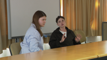 Imagem de Grupo de estudantes apresenta peça de teatro sobre violência doméstica (vídeo)